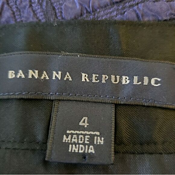 Banana Republic Textured Mini Skirt Sz 4 - Picture 4 of 6